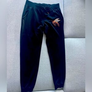 Gucci women joggers with bee. SS 2016 collection.